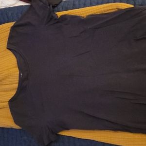 Lululemon size 4 black t-shirt